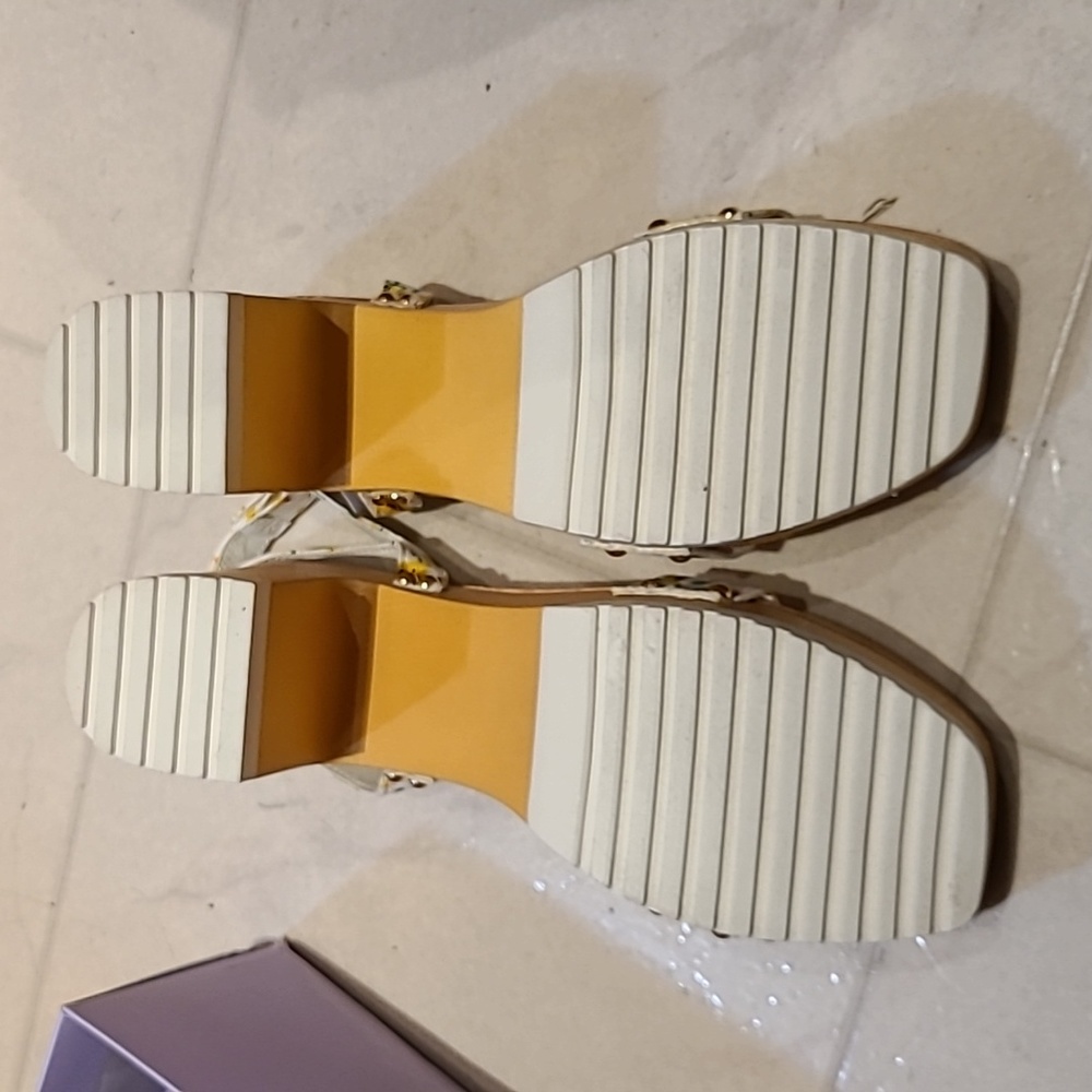 Madden Girl Sunflower Heels - Picture 6 of 6